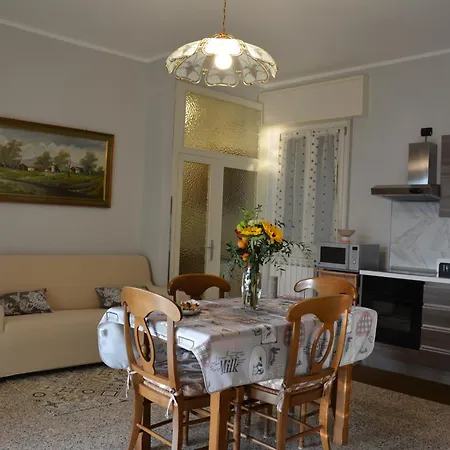 Roby's House - Affiliato Best-incoming Διαμέρισμα Viadanica